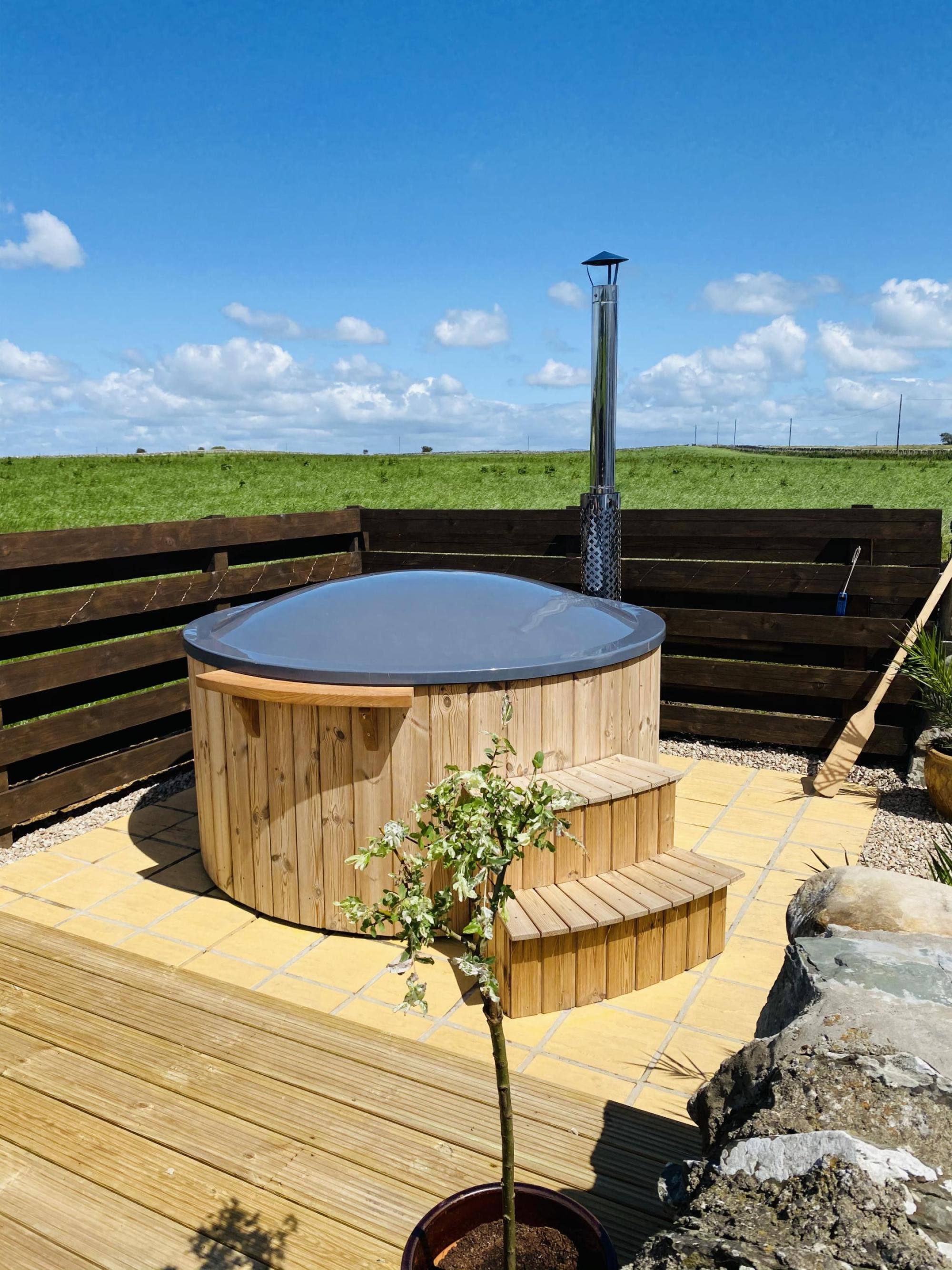 Hot tub at Dairy Cottage